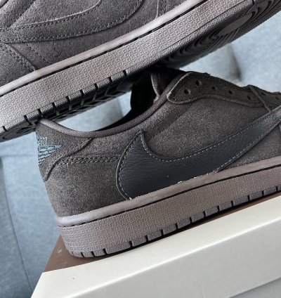 Jordan 1 Retro Low Og Sp Travis Scott Velvet Brown