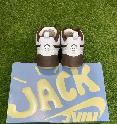 Travis Scott Nike Field Jaxx Light Chocolate