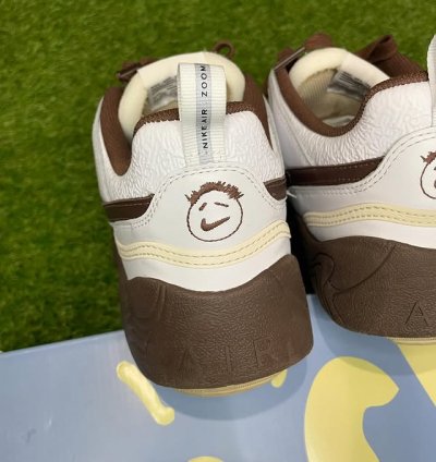 Travis Scott Nike Field Jaxx Light Chocolate