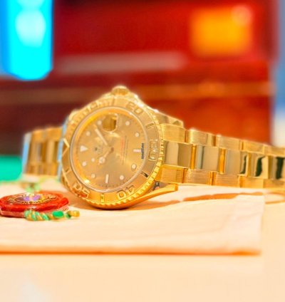 Rolex Yacht-master 40 16628 Automatic 2008 Yellow Gold Very Good