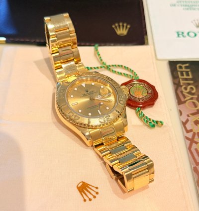 Rolex Yacht-master 40 16628 Automatic 2008 Yellow Gold Very Good