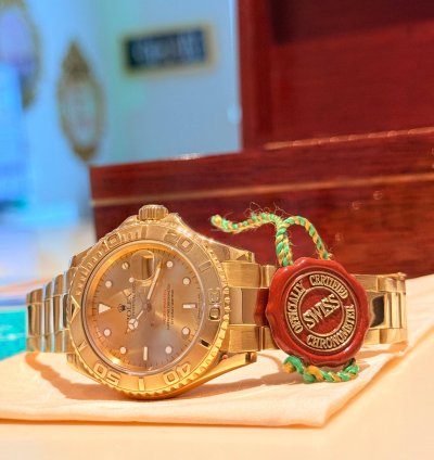 Rolex Yacht-master 40 16628 Automatic 2008 Yellow Gold Very Good