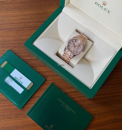 Rolex Day-date 36 Diamond Rainbow Sapphire 128345rbr