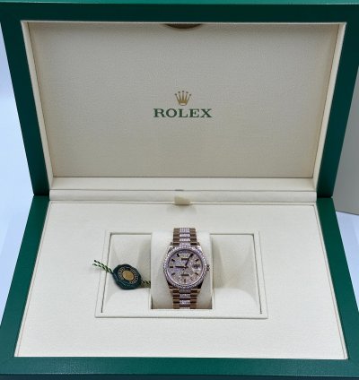 Rolex Day-date 36 Rainbow Diamonds
