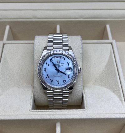 Rolex Day-date 40 Arabic Numerals Platinum Diamond Bezel