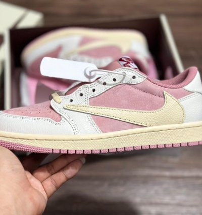Jordan 1 Retro Low Og Sp Travis Scott Sail Shy Pink