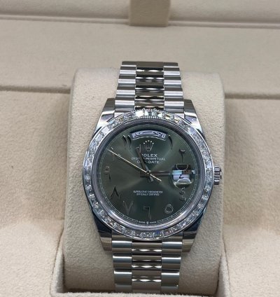 Rolex Day-date 40 Green Arabic Dial Baguette Diamond Bezel Full Platnium