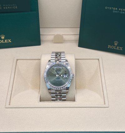 Rolex Day-date 40 Green Arabic Dial Baguette Diamond Bezel Full Platnium