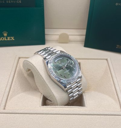 Rolex Day-date 40 Green Arabic Dial Baguette Diamond Bezel Full Platnium