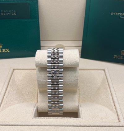 Rolex Day-date 40 Green Arabic Dial Baguette Diamond Bezel Full Platnium