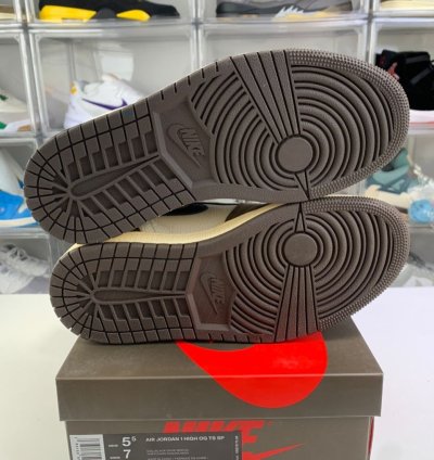 Jordan 1 High X Travis Scott mocha