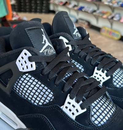 Jordan 4 Thunder White