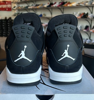 Jordan 4 Thunder White
