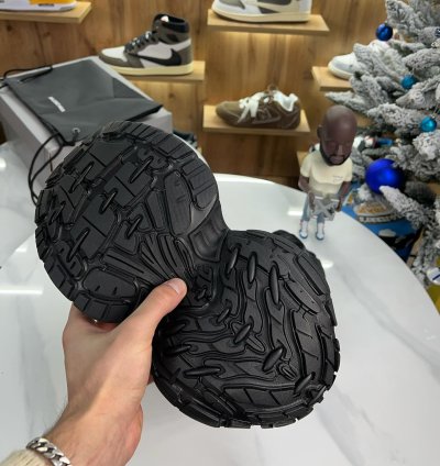 Balenciaga 10xl Black