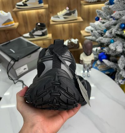 Balenciaga 10xl Black