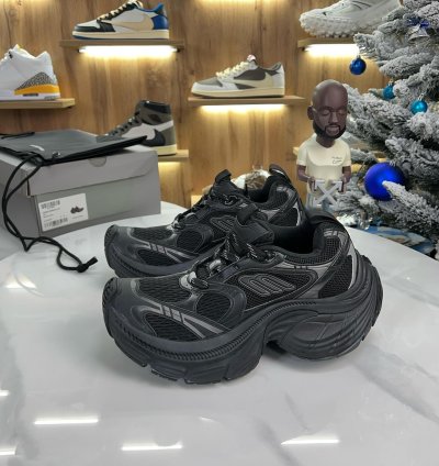 Balenciaga 10xl Black