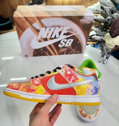 Nike Sb Dunk Low Street Hawker