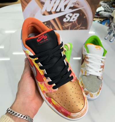Nike Sb Dunk Low Street Hawker