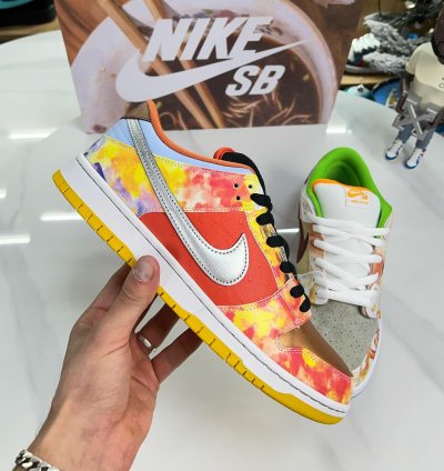 Nike Sb Dunk Low Street Hawker
