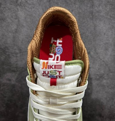 Nike Sb Dunk Low Gs year Of Snake Hv6001-101