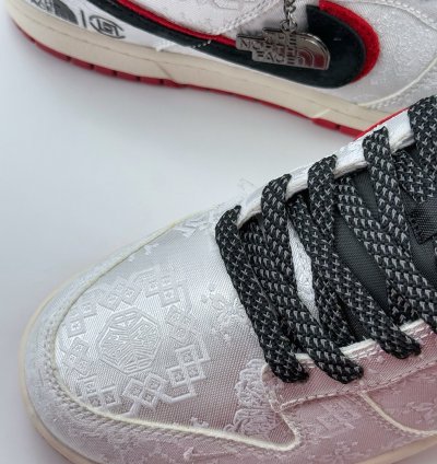 Nike Sb Dunk Low X The North Face Dm6868-041