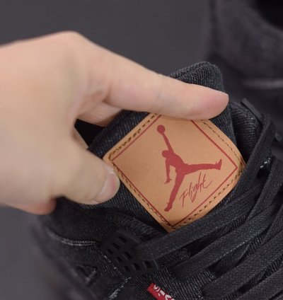 Nike Air Jordan 4 Retro Levis Black levis Tag