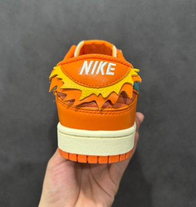 Nk Sb Dunk Low Pro Dv5744-667