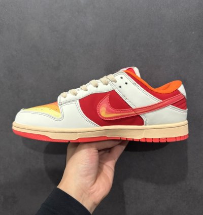 Nk Sb Dunk Low Pro Dv5744-166