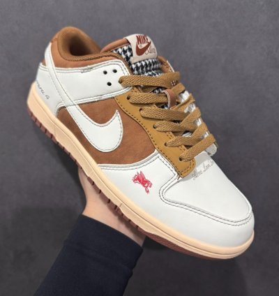 Nk Sb Dunk Low Pro Dv5744-112