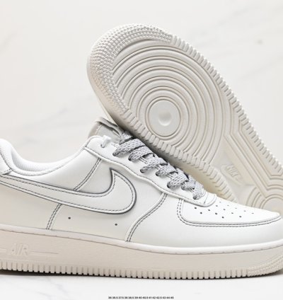 200 Nike Air Force 1 Low 07 -