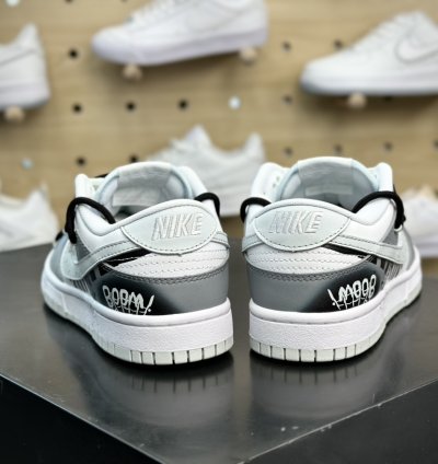 300 Mens And Womens Shoes Diy Pure p24 Nike Sb Dunk Low Ink Graffit