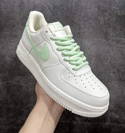 200 Xiaohongshu Hot Nike Air Force 1 Low 07 Grass Green Color Matching Low-top