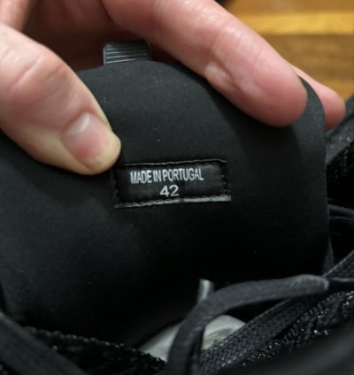 1400 Black Glitter Curb Sneakers