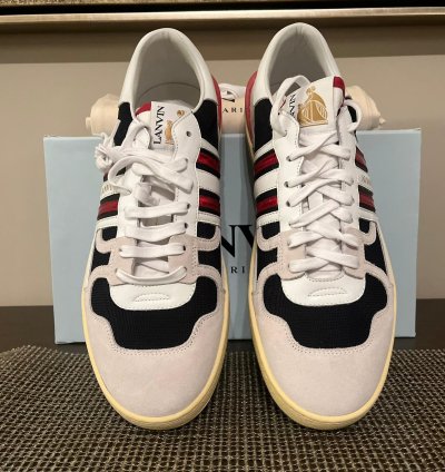 Clay Low Top Sneakers In Black Red