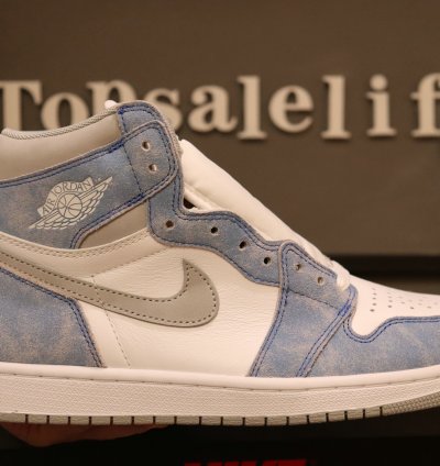 Jordan 1 Retro High Hyper Royal 555088-402