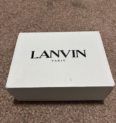 Lanvins Curbs