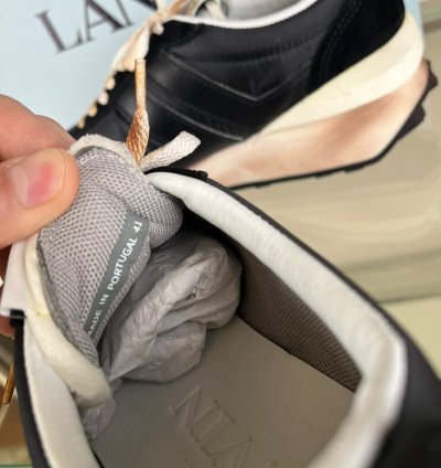 Low Top Runner Sneakers In Black