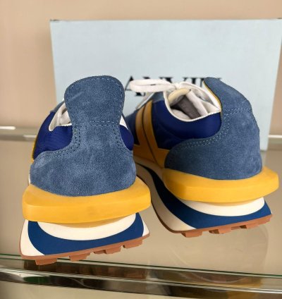 Low Top Runner Sneakers In Multicolor