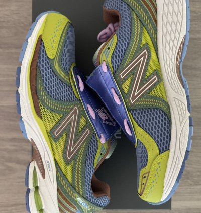New Balance 860v2 Upthere 2000 Tropes