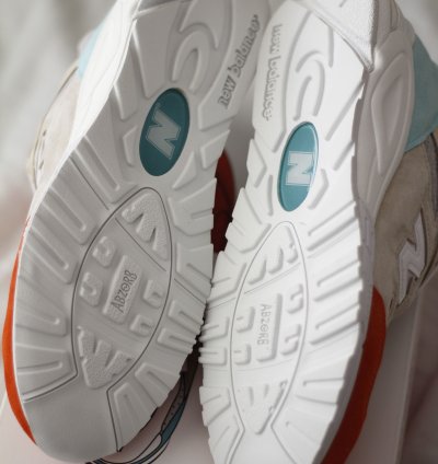 New Balance 990v3 Daytona Kith 990v2 Kith Cyclades