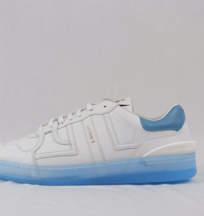 O1rshd11223 Clay Low Top Sneakers In White Blue
