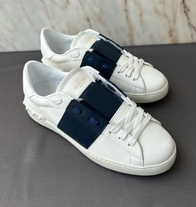 Valentino Garavani Leather Sneakers marine