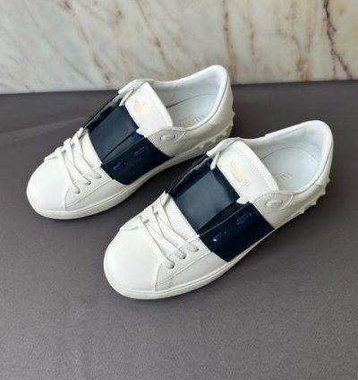 Valentino Garavani Leather Sneakers marine