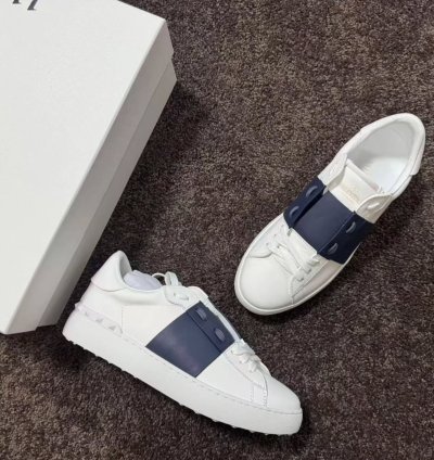 Valentino Garavani Leather Sneakers marine