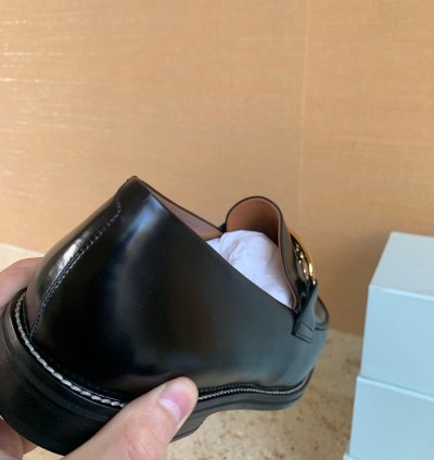 Swan Loafers In Black