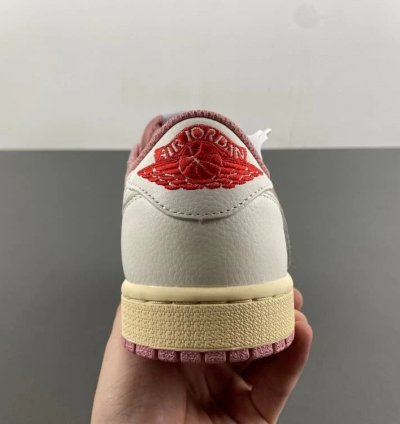 Air Jordan 1 Retro Low Og Sp Travis Scott Sail Shy Pink