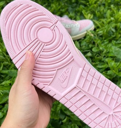 Air Jordan 1 Retro Low Og Sp Travis Scott Sail Shy Pink
