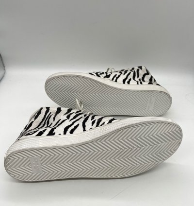 60 Off Saint Laurent Zebra Chukka Sneakers