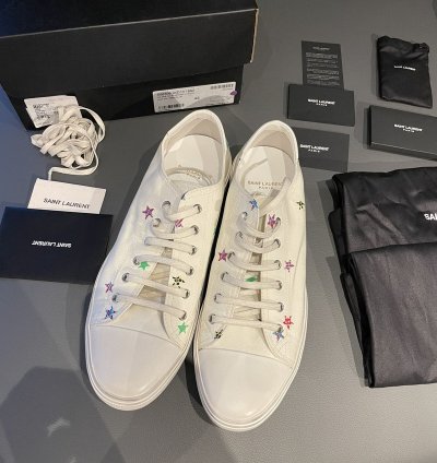 650new Limited Edition Runway Star Canvas Low Top Sneakers
