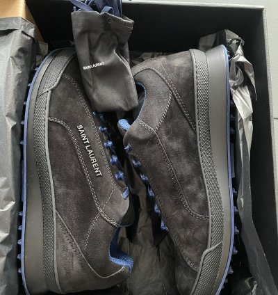 890 Value Runway Brand New Velour Velvet Jump Sneakers